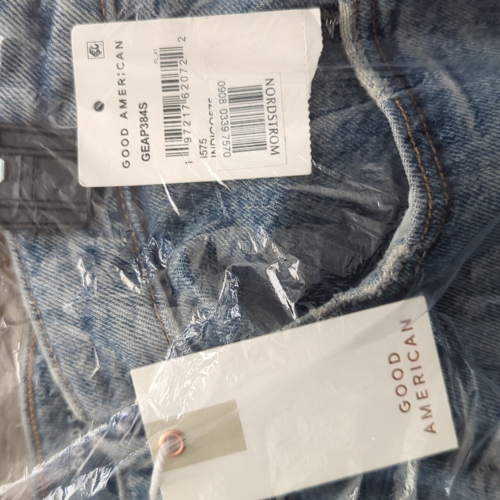 Good American Good Ease Petite Relaxed Jeans- 10/30 - Picture 12 of 14